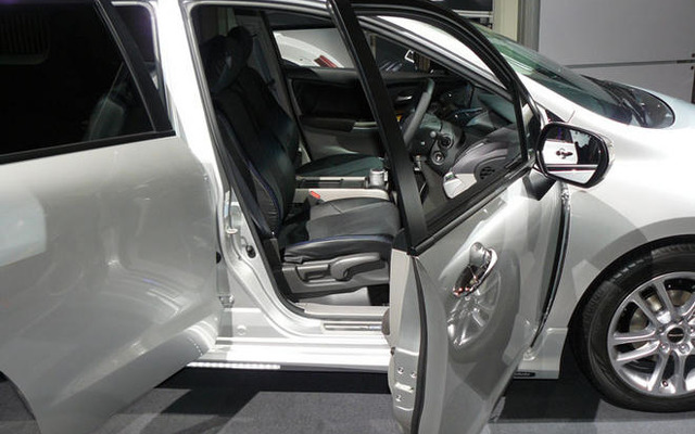 【ホンダ オデッセイ 新型発表】185cm＋・100kg＋で運転席にお尻が…!?