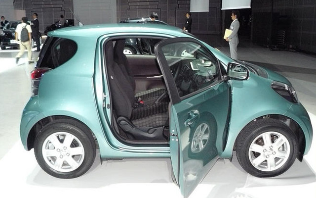 【トヨタ iQ 発表】運転席は180cm＋・90kg＋でも問題なし