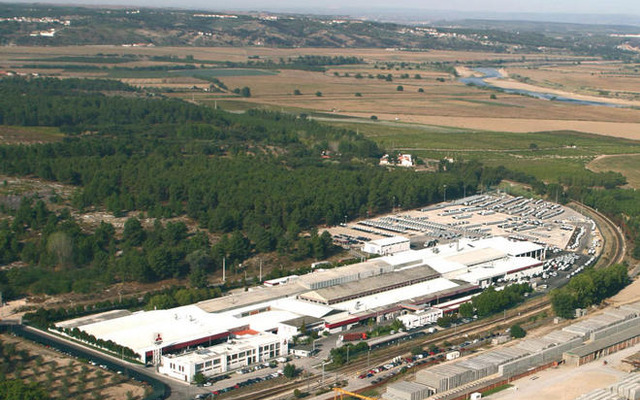 三菱ふそう、ポルトガル工場の キャンター 累計生産15万台達成