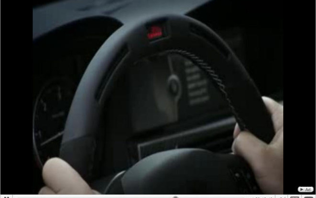［動画］BMWパフォーマンス…ステアリングホイールのこの機能は？