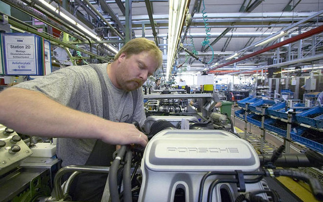ポルシェ、生産調整のため減産へ