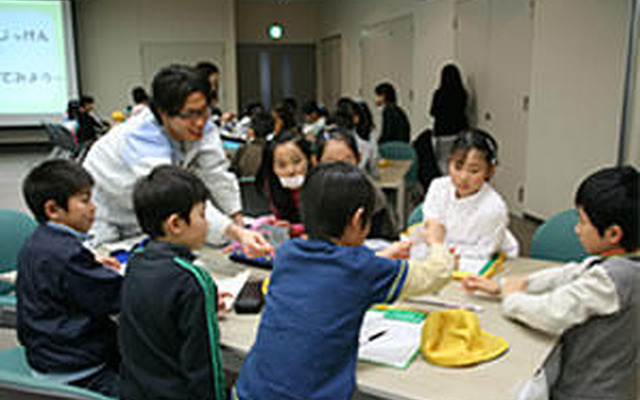 日本精工の子ども科学教室---小学生がベアリングの仕組みなど体験学習
