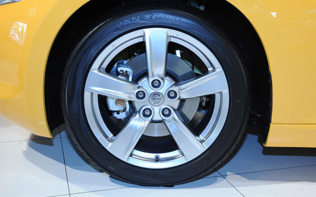【日産 フェアレディZ 新型発表】ADVAN Sportが新車用タイヤに採用