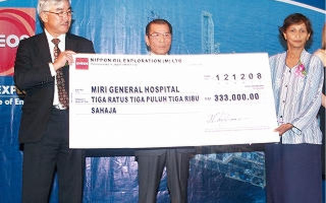 新日石、マレーシアで医療機器を寄付　天然ガス生産開始5周年