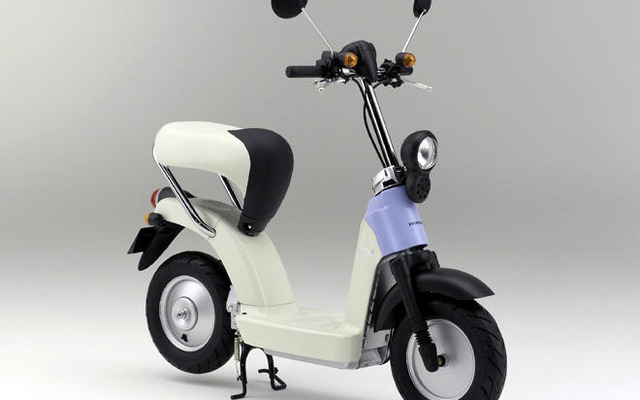ホンダ年末会見　2年後に電動二輪車を市場投入