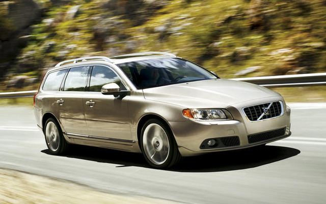 ボルボ V70、XC70 仕様変更…有害ガス侵入を防ぐフィルターなど標準装備