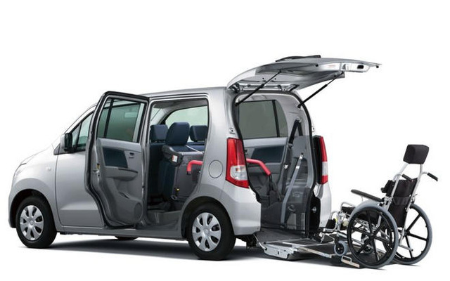スズキ ワゴンR 車いす移動車を追加