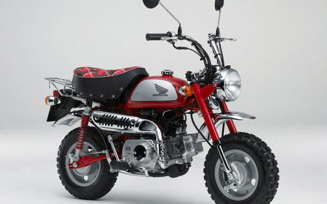 ホンダ モンキー 期間限定モデル発売…メッキパーツ＆チェック柄シート装備