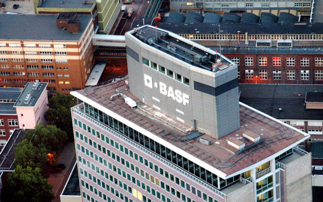 BASF、2月から従業員の労働時間を短縮