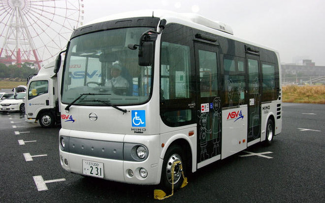 【ASV-4】車車間通信でコミュニティバスの事故抑制を…日野自動車