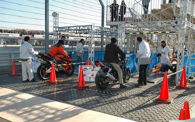 立体駐車場にオートバイ…体験モニター募集