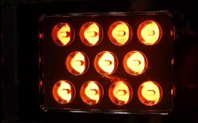 【ENEX09】電界放出ランプ…消費電力は白熱電球の10分の1