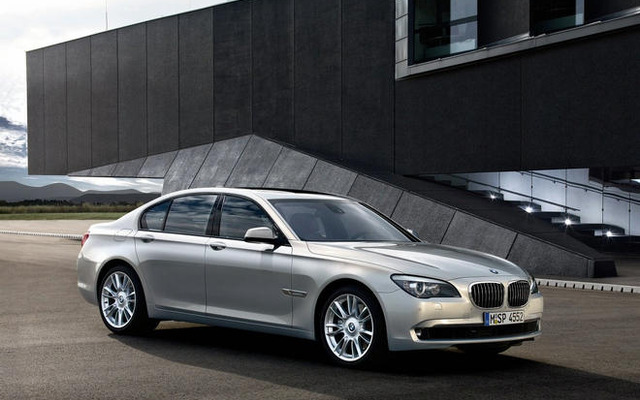 BMW 7シリーズ にインディビジュアル導入