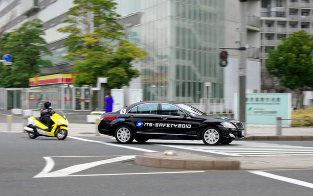 【ITS-SAFETY 2010】公開デモンストレーションを実施