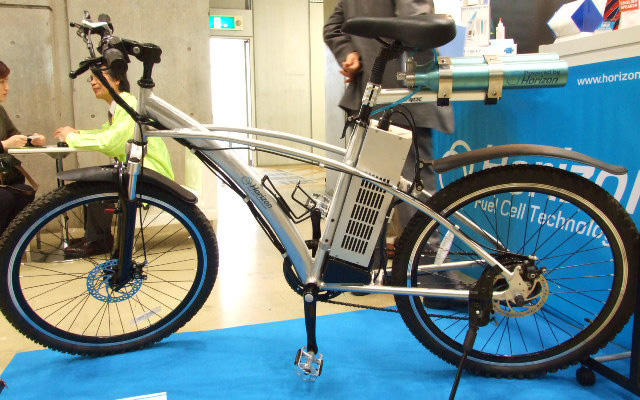 【FC EXPO09】来春市販化か…燃料電池バイク