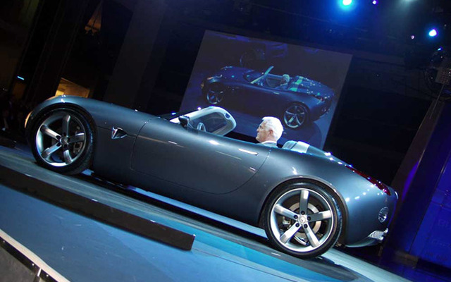 GMついに自ら小型車生産に乗り出す? ……まずはスポーツカーから
