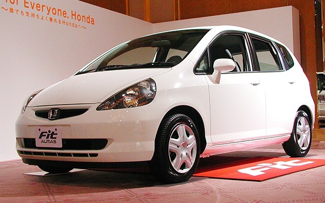 上半期の新車販売台数、3年ぶりにマイナス