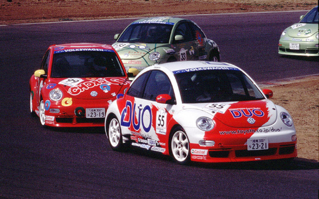 VW「ニュービートルカップジャパン2002」第3戦、鈴鹿サーキットにて開催