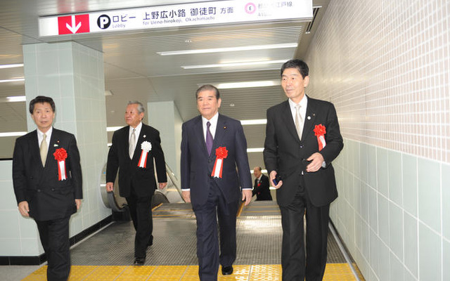 上野中央通り地下通路完成…周辺8駅を傘を差さずに