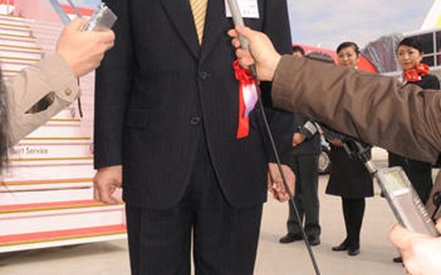 静岡知事、空港の完全開港と引き替えに引責辞任