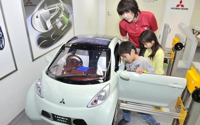 キッザニア甲子園、三菱自動車が自動車工場を再現