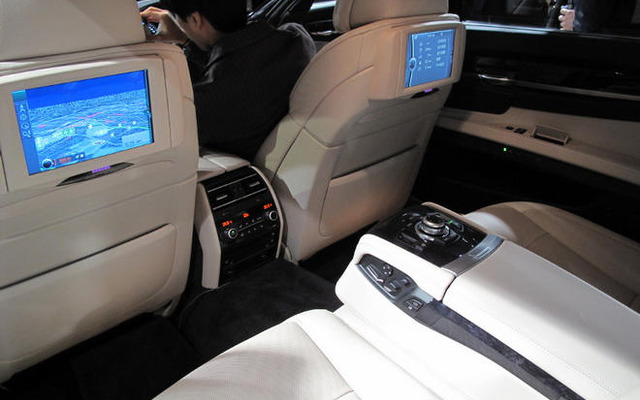 【BMW 7シリーズ 新型発表】装備を満載
