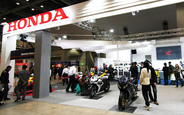 【東京モーターサイクルショー09】ホンダの独創技術をパネルと冊子で解説