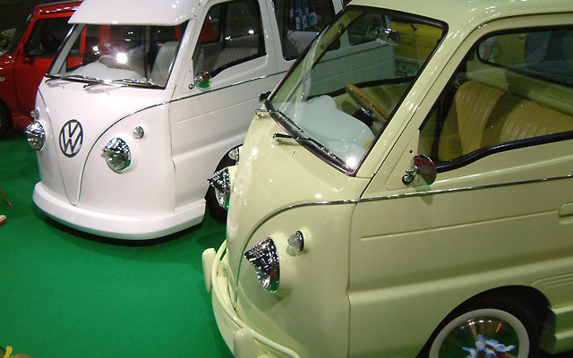 【オートギャラリー2002】トロピカルムードなこのクルマ、ベースは……!!