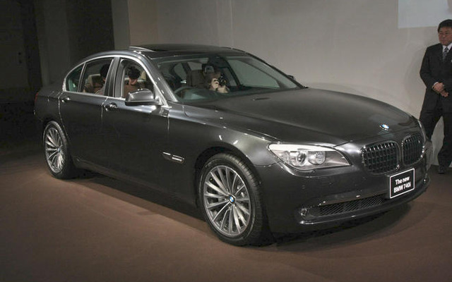 【BMW 7シリーズ 新型発表】写真蔵…740i