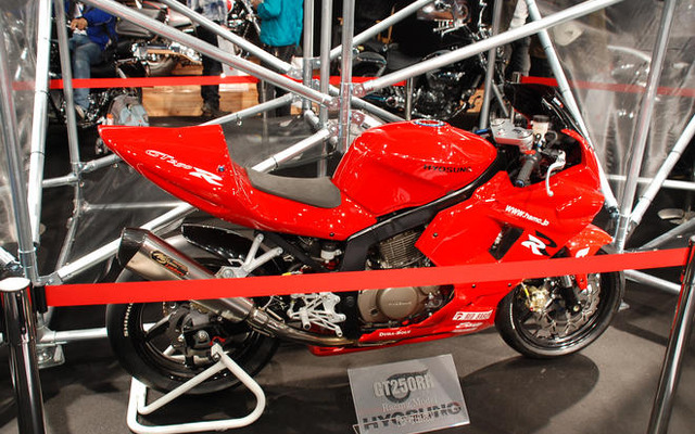 【東京モーターサイクルショー09】韓国のヒョースン、日本で4000台目指す