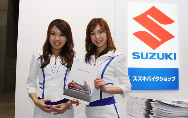 【東京モーターサイクルショー09】スズキのビッグスクーター、ジェンマに新色