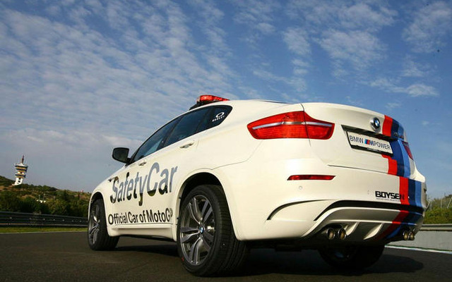 【MotoGP】BMW X6M がセーフティーカーに