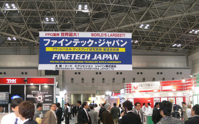 薄型ディスプレイがずらり…ファインテック・ジャパン開幕
