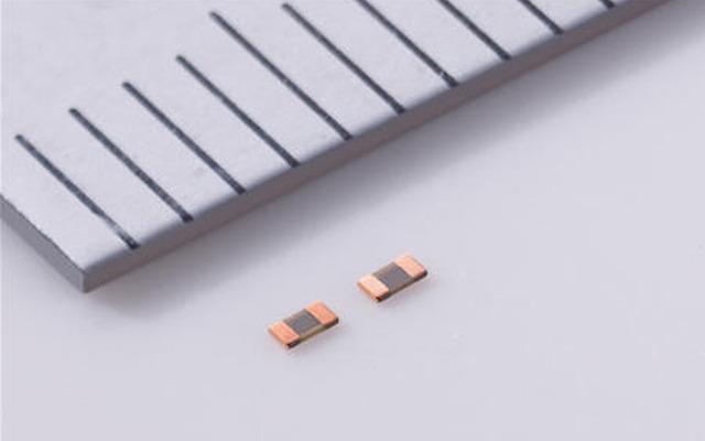 村田製作所、世界最薄の基板内蔵用薄型積層セラミックコンデンサを開発