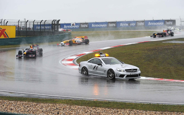 【F1中国GP】決勝…雨の中、レッドブルが1-2