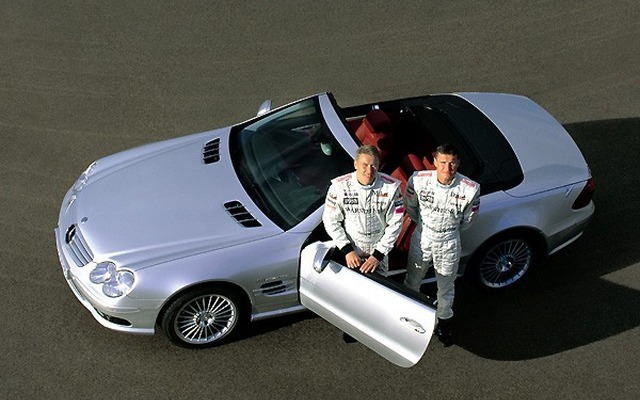 メルセデスベンツ『SL55AMG』がどんなにすごいか……わかりやすく見せます