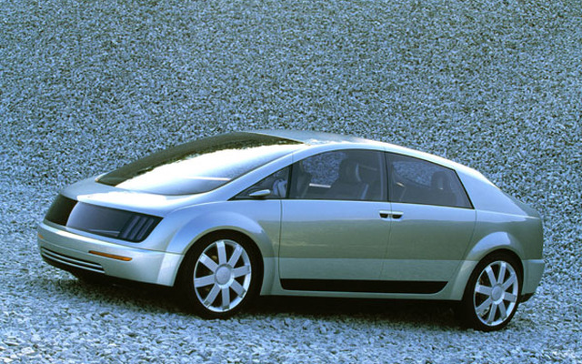 GMの未来型燃料電池車、『ハイワイヤー』