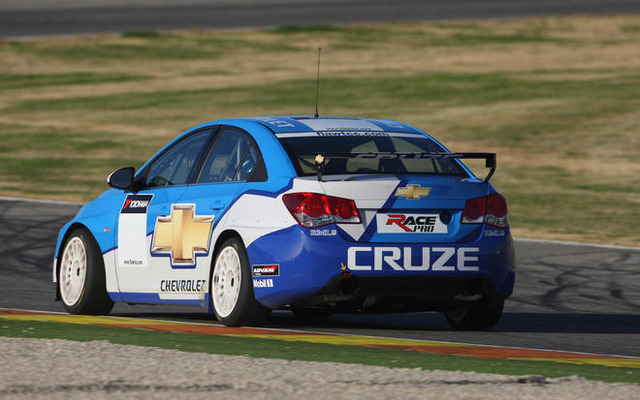 シボレー クルーズ WTCC …フランス映画に登場