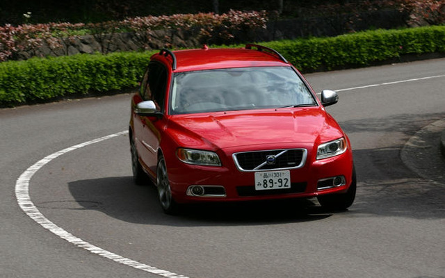 【ボルボ V70 2.5T Rデザイン 発売】スポーツサスによる軽快なフットワーク