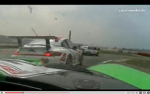 ［動画］ダッジ バイパー vs ポルシェ 911…ニュルでバトル