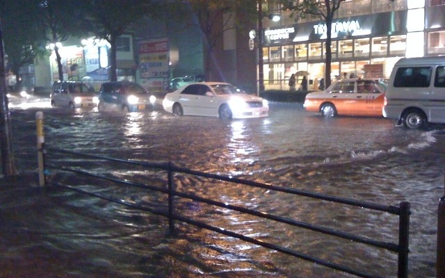 都市部でも、ゲリラ豪雨で「あっ」という間に道路が冠水してしまう