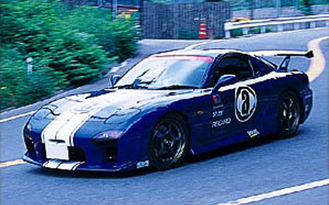 【今日のプレゼント】ゲーム気分で乗り回す!?　マツダ『RX-7』を1名様に