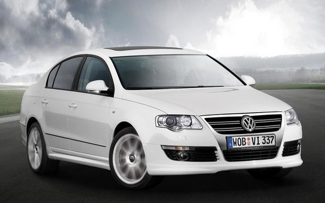 VW パサート にスポーティな Rライン
