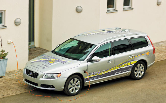 ボルボ V70 プラグインハイブリッド…2012年市販