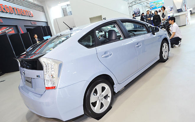 【株価】幅広い銘柄が買われ、自動車株は全面高