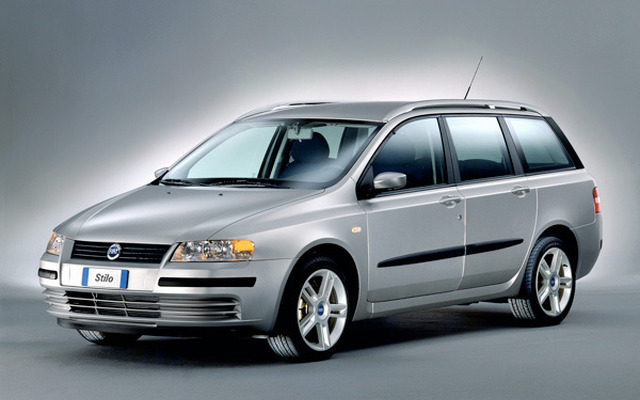 【パリ・ショー2002出品車】フィアット『スティーロ』にステーションワゴン追加