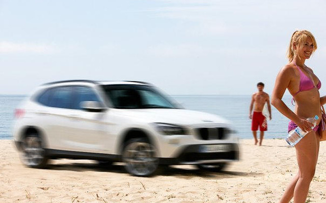 BMWの小型SUV、X1…ティーザー写真第2弾