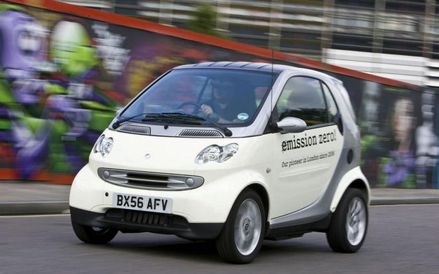 スマートの電気自動車、英国で実証実験へ