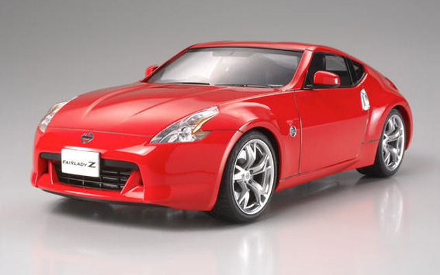 タミヤ、新型 フェアレディZ のプラモデル発売