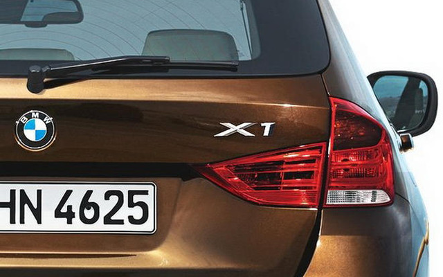 BMWの小型SUV、X1…ティーザー写真第3弾